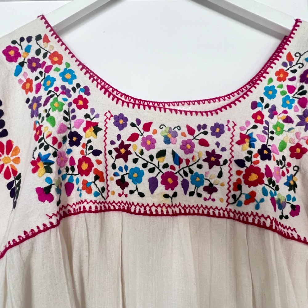 AUTHENTIC MEXICAN-STYLE EMBROIDERED TUNIC - Picture 3 of 4